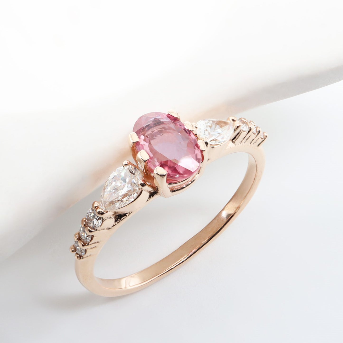 Oval Pembe Safir & Damla Pırlanta
