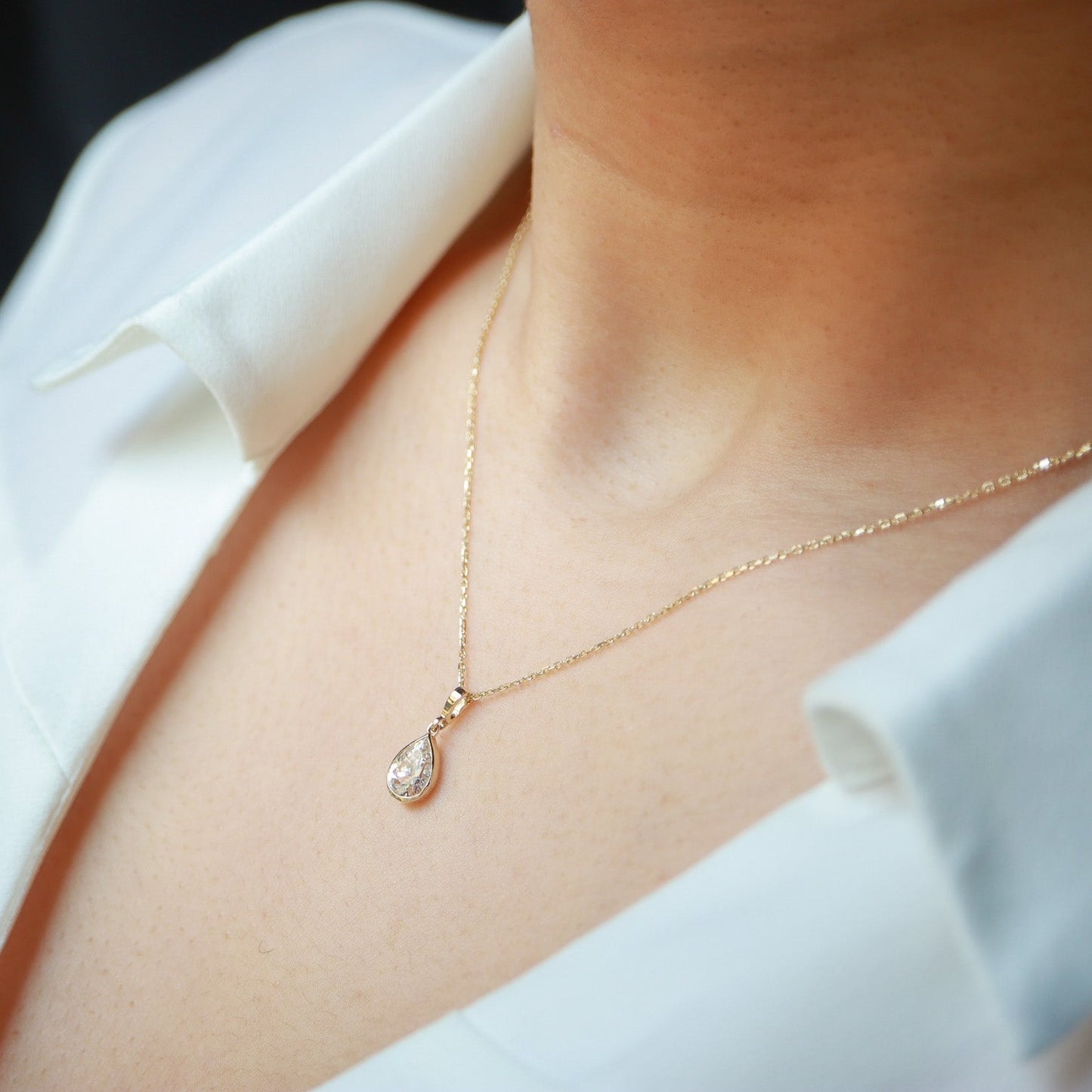 Doğum Ayı Taşı Karbon Kaplama Zirkon Damla Kolye (Nisan)