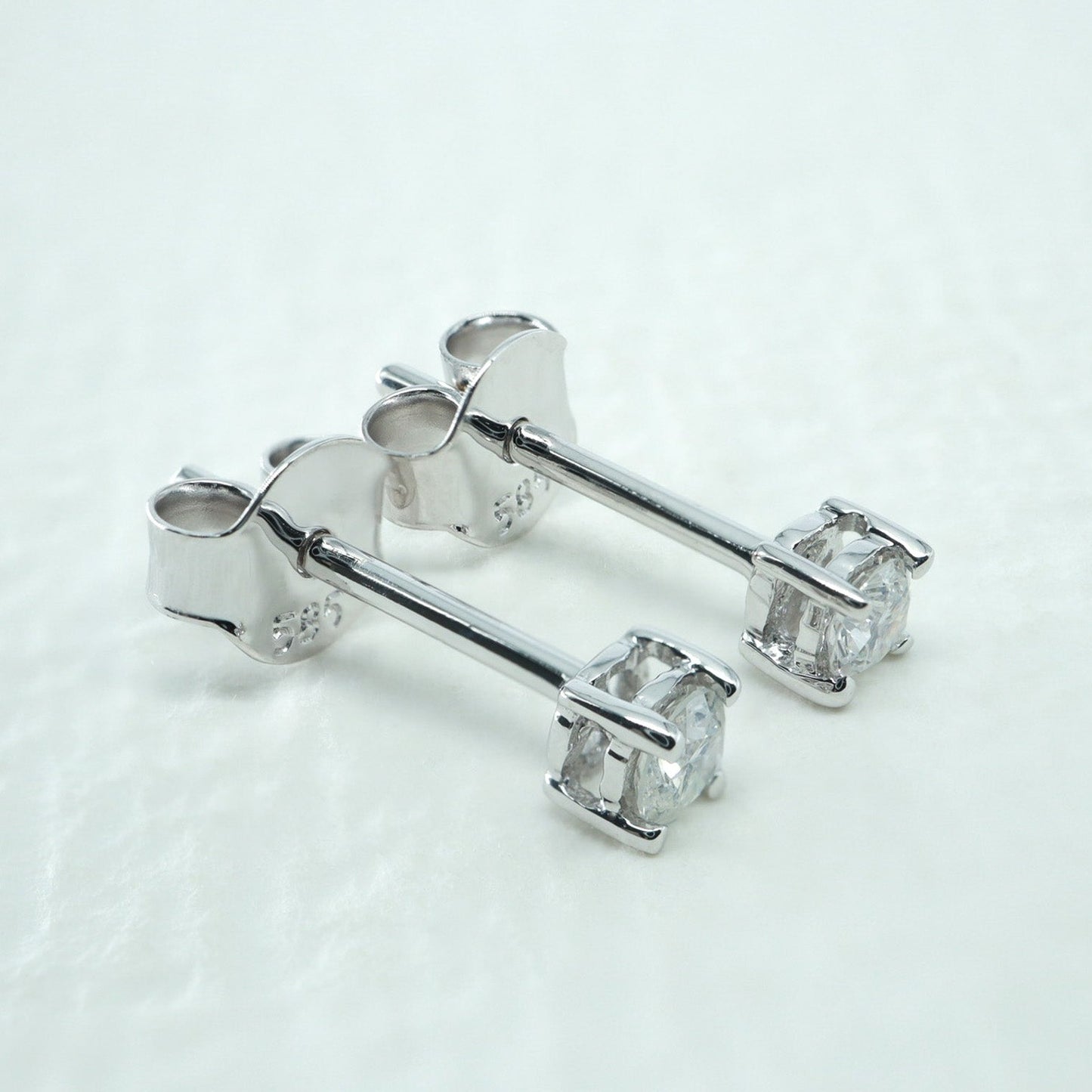 0,15ct Pırlanta Küpe