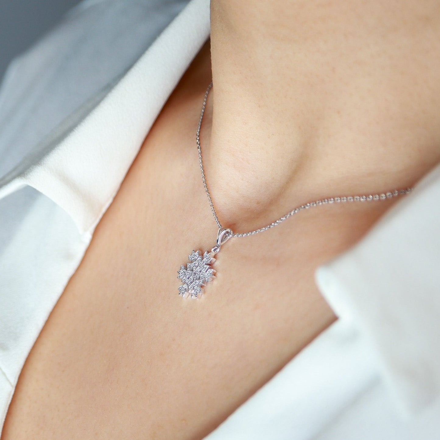 Pırlanta Kar Tanesi Kolye