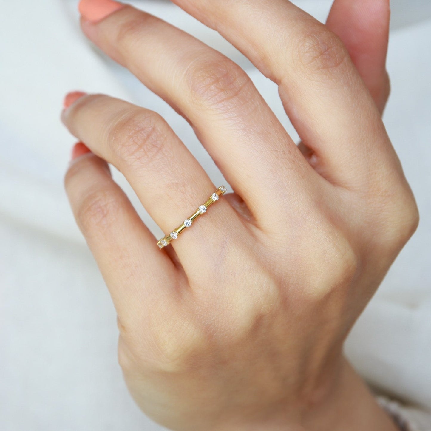 Pırlanta Taşlı Minimal Yüzük