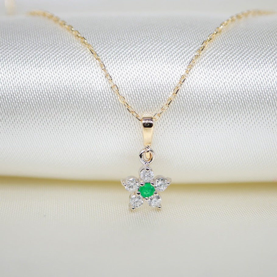 Papatya Model Zümrüt & Pırlanta Minimal Kolye