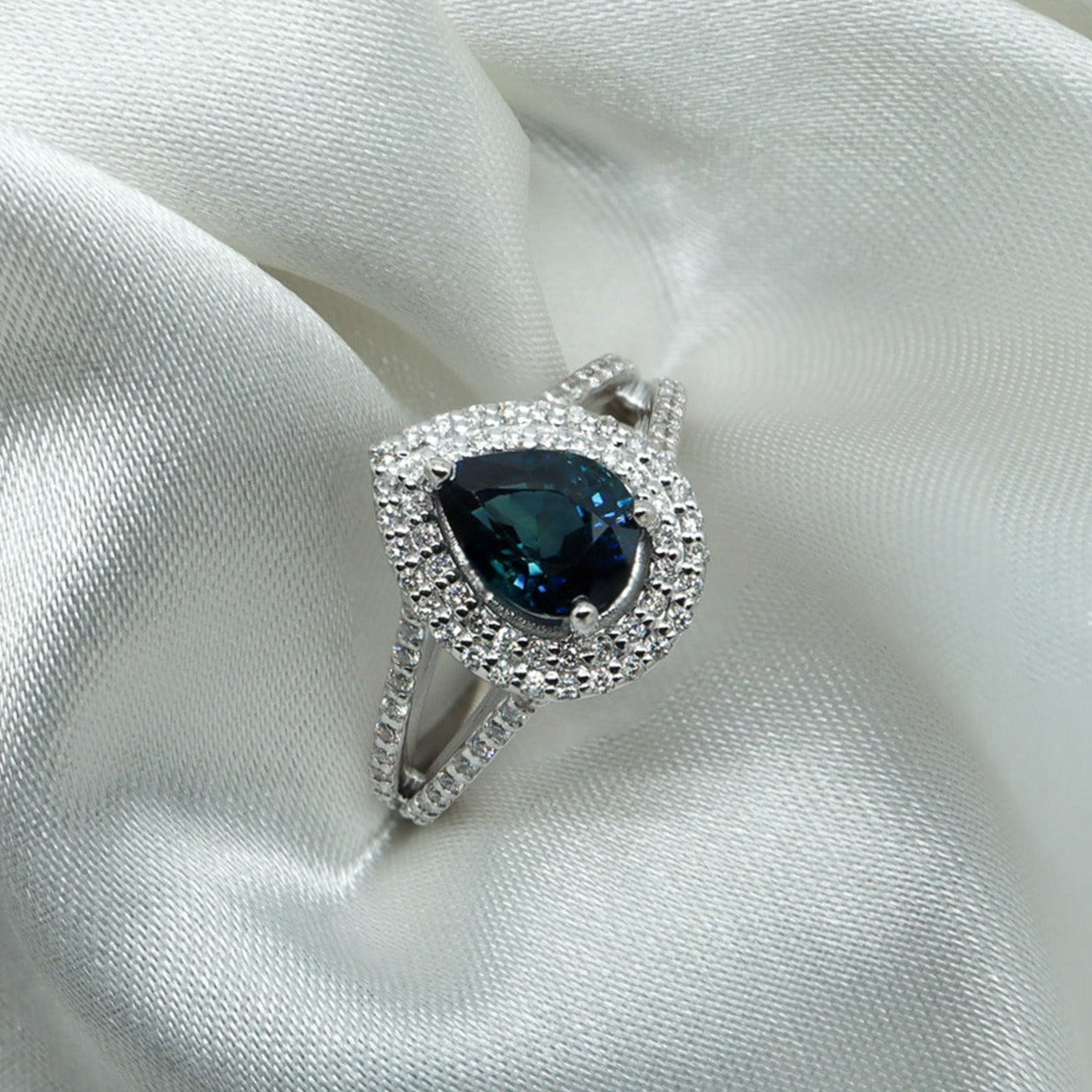 Damla Safir & Pırlanta Anturaj Yüzük