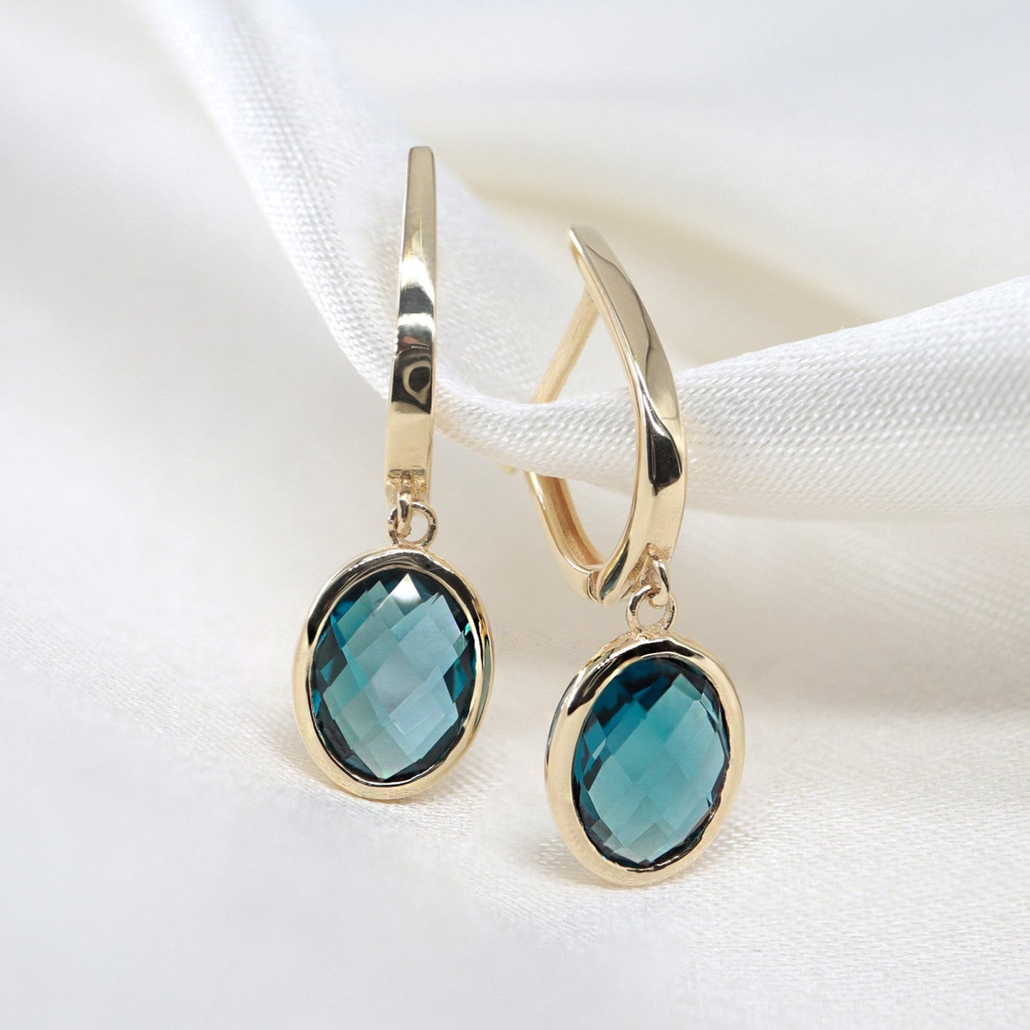 London Topaz Taşlı Küpe