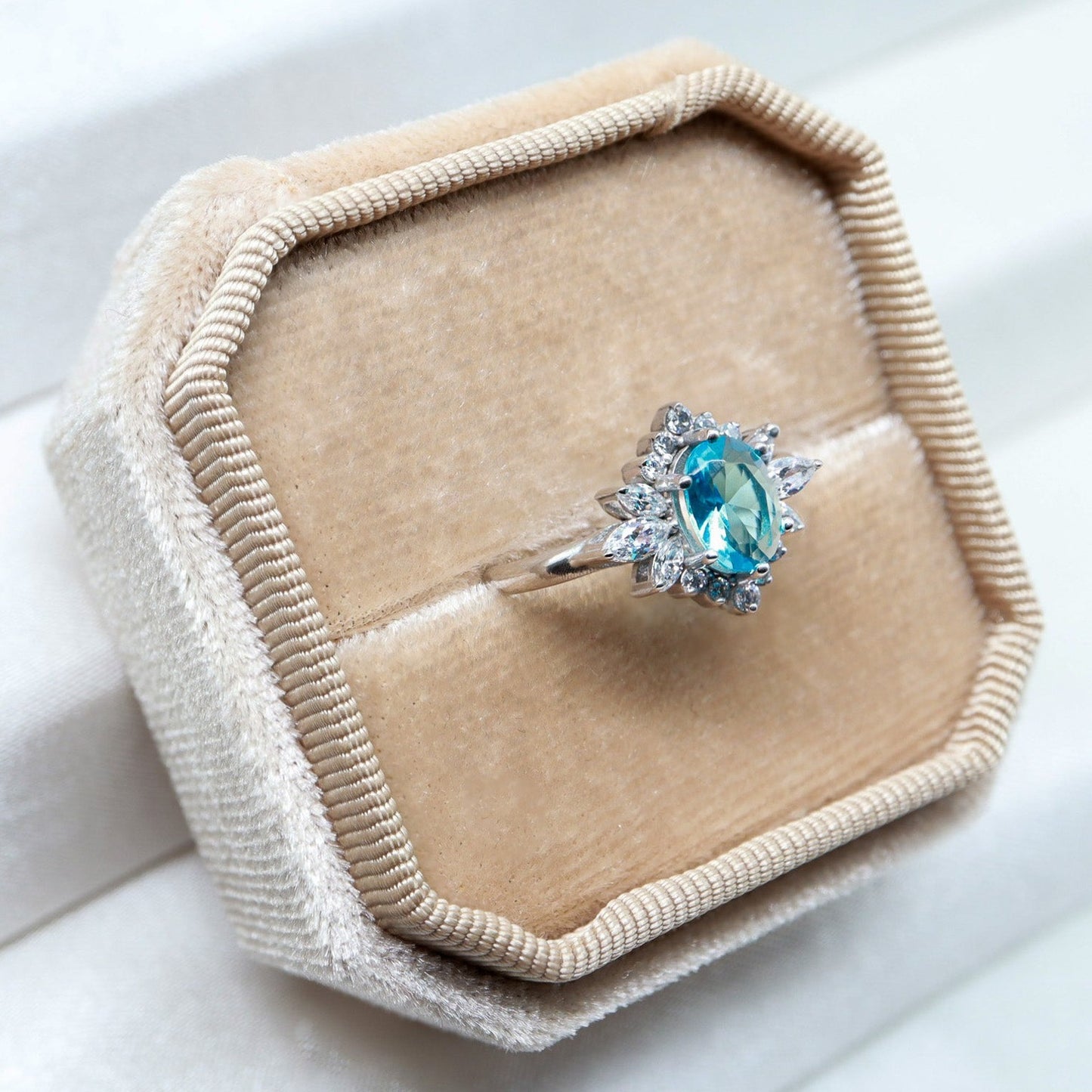 Oval Aquamarin & Markiz Pırlanta