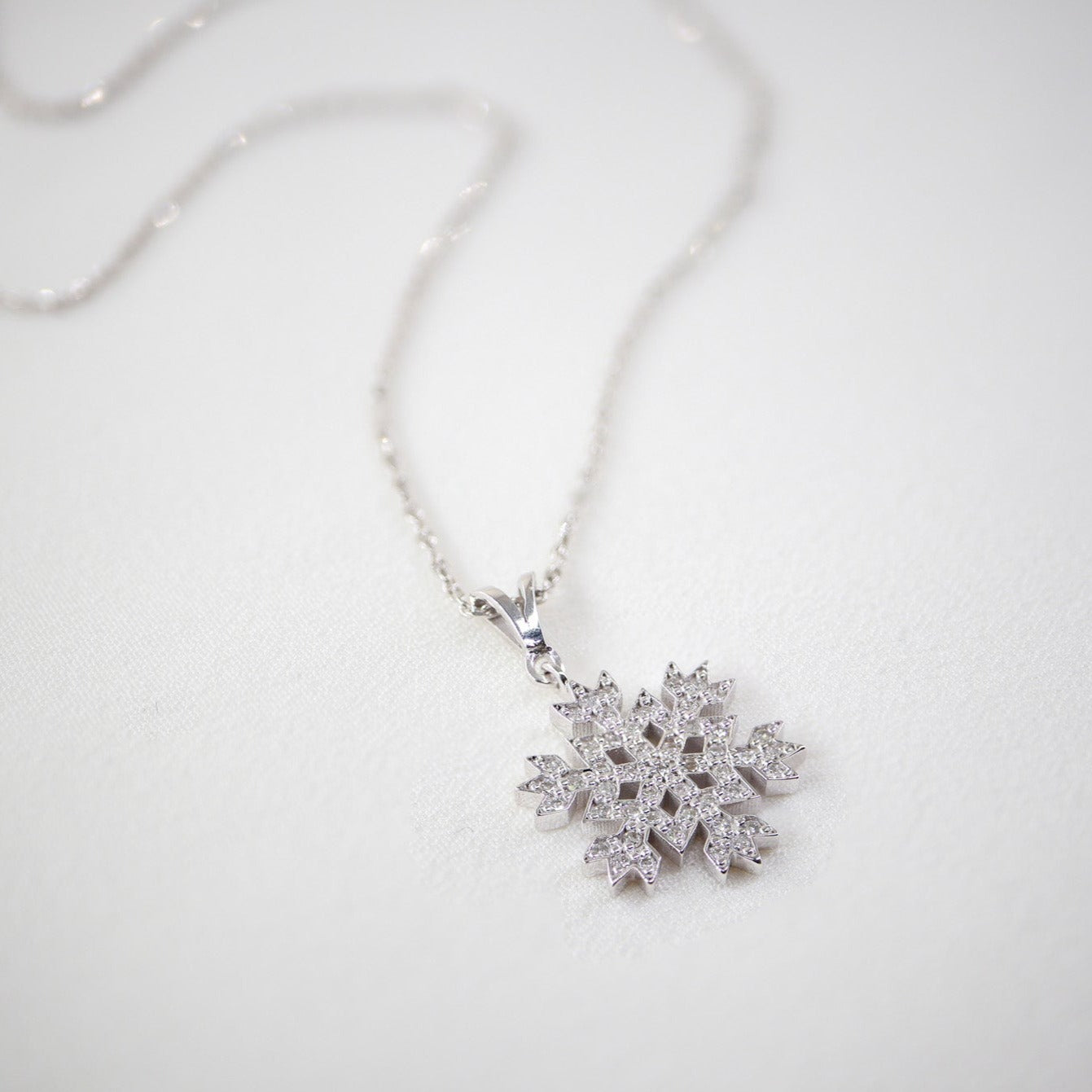 Pırlanta Kar Tanesi Kolye