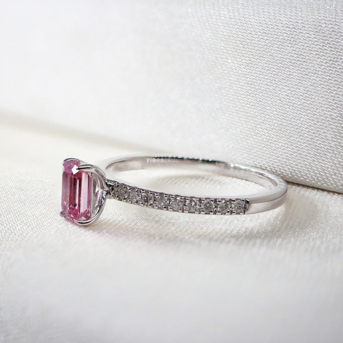 Emerald Pembe Safir & Pırlanta