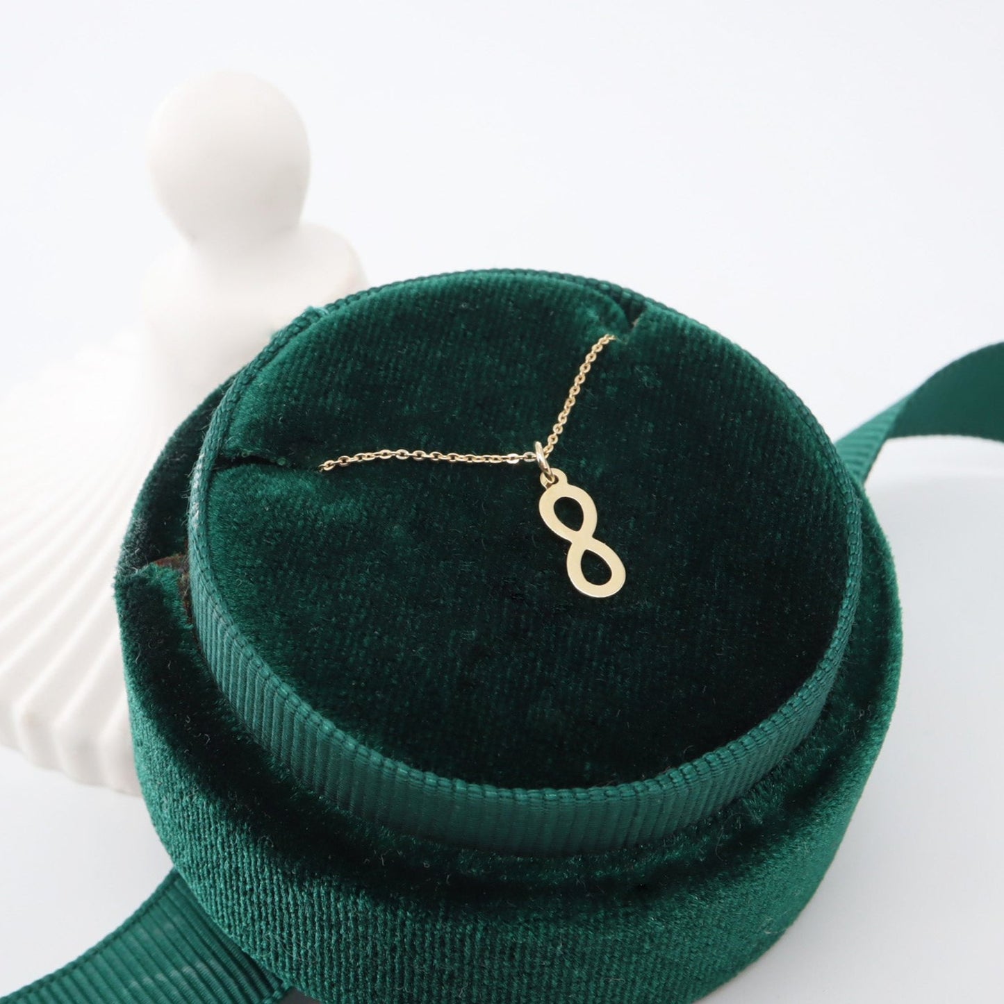 Sonsuzluk İşareti Altın Kolye