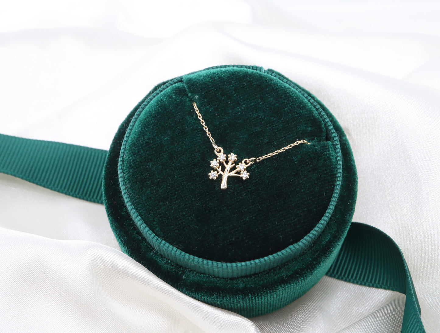 Minimal Pırlantalı Hayat Ağacı Kolye