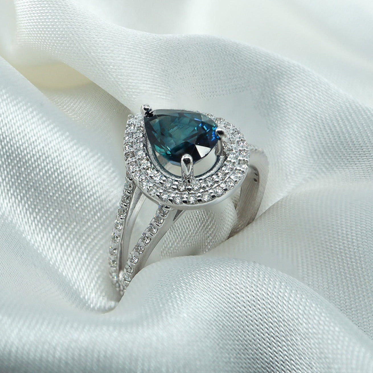 Damla Safir & Pırlanta Anturaj Yüzük