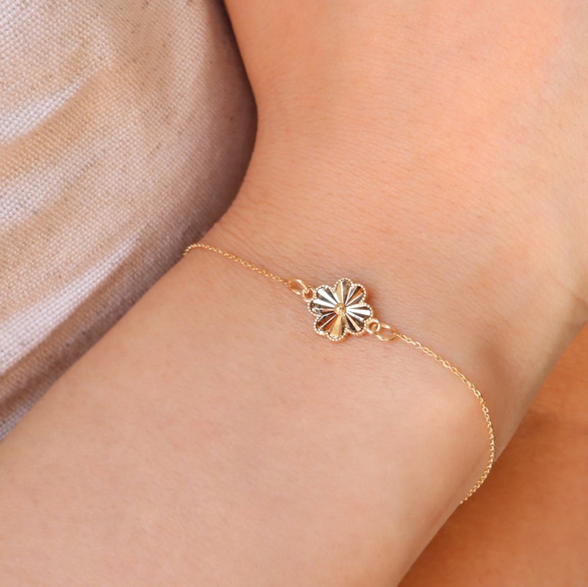 Yonca Altın Bileklik