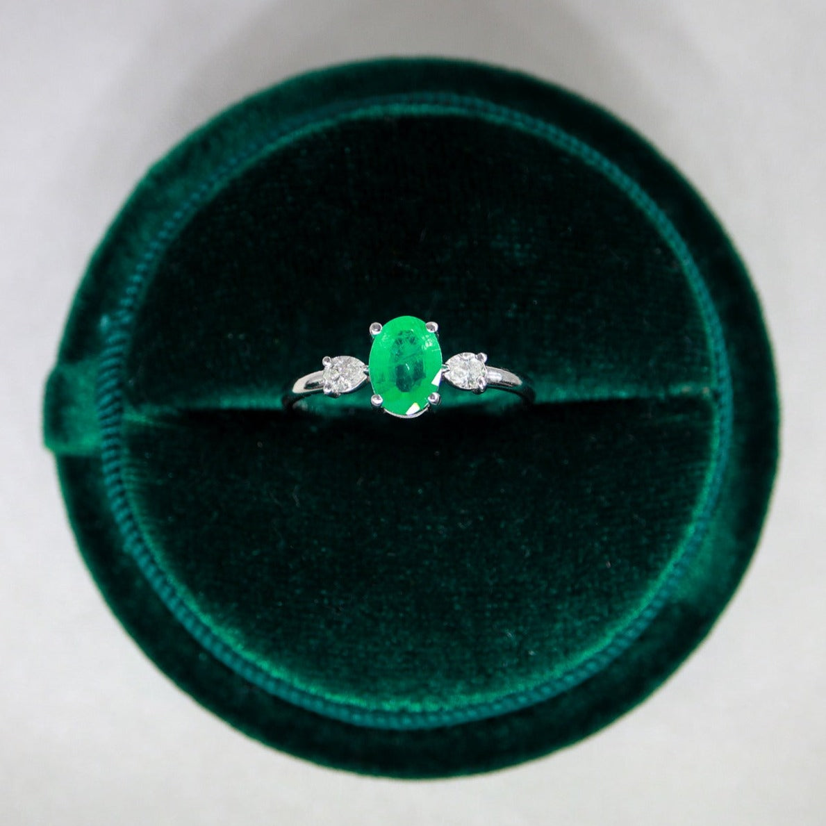 Oval Zümrüt & Damla Pırlanta