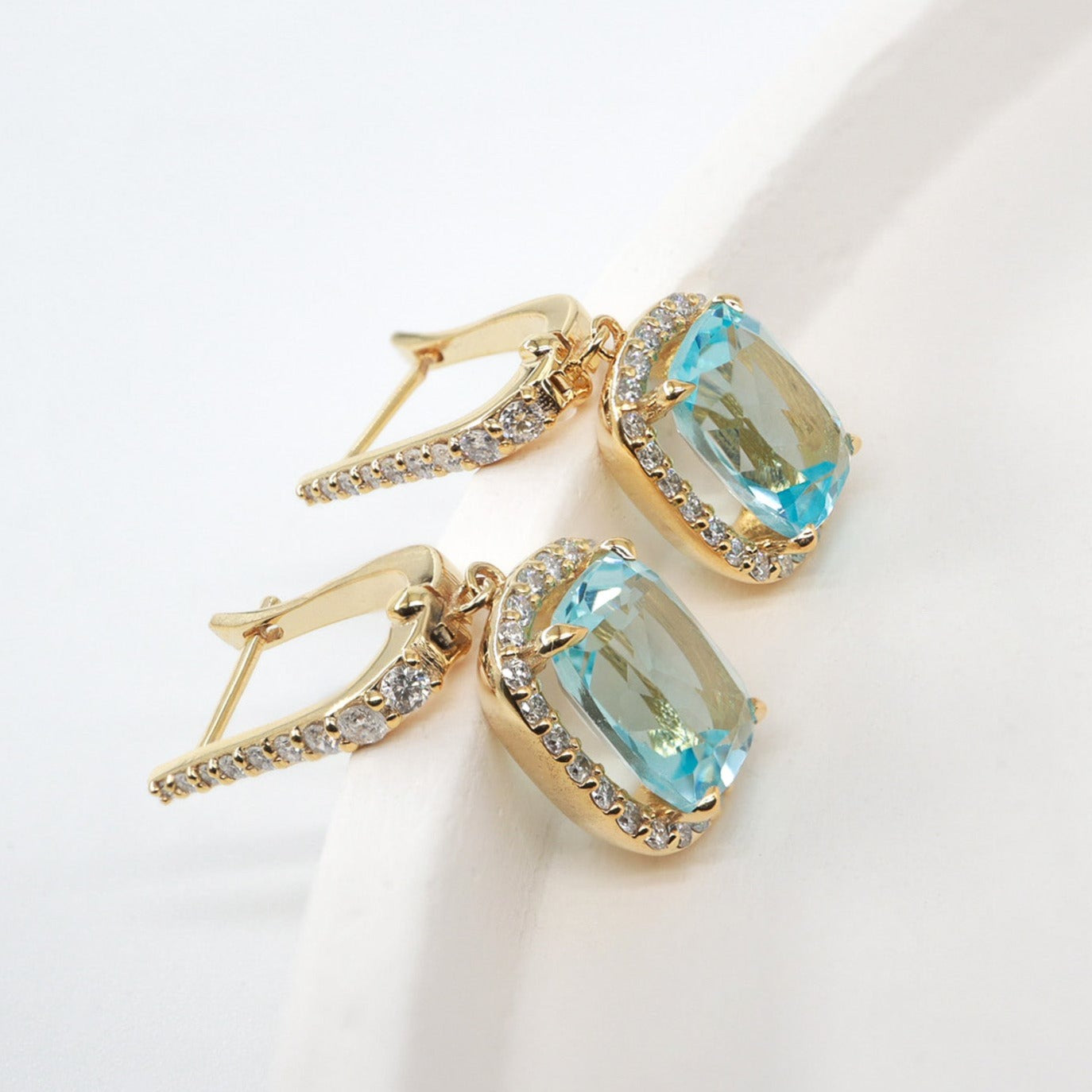 Cushion Kesim Mavi Topaz & Pırlanta Küpe