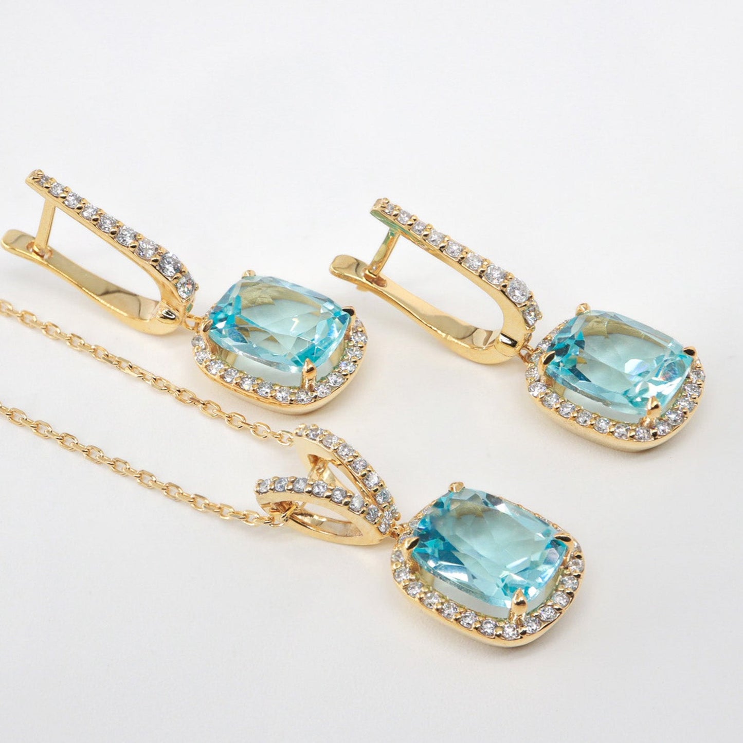 Cushion Kesim Mavi Topaz & Pırlanta Set