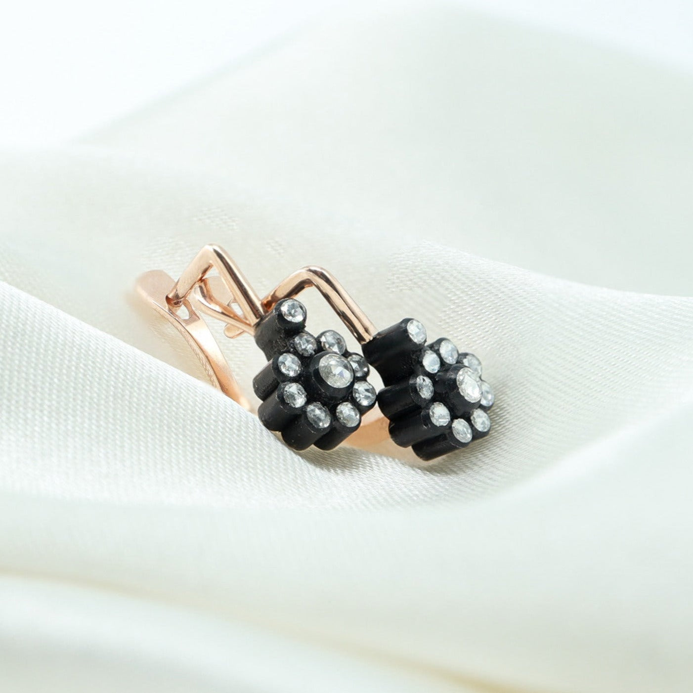 Elmas Gül Model Küpe