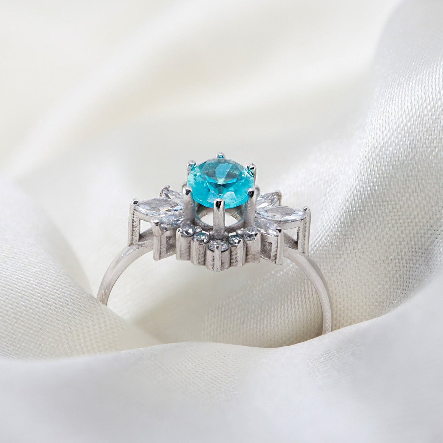 Oval Aquamarin & Markiz Pırlanta