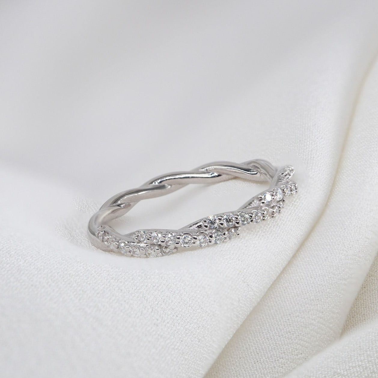 Örgü Yarımtur 0,2ct Pırlantalı Yüzük