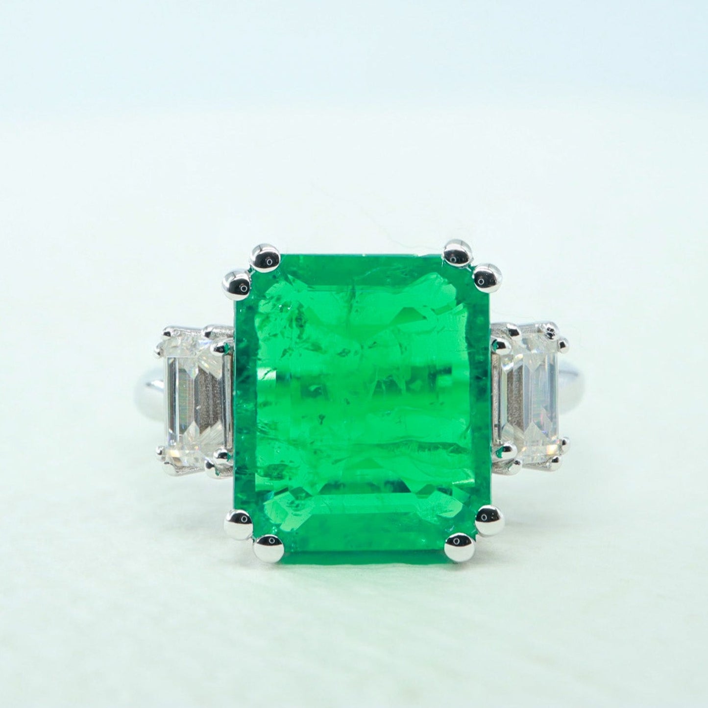 0,55ct Emerald Cut Baget Pırlantalı & Zümrüt Yüzük