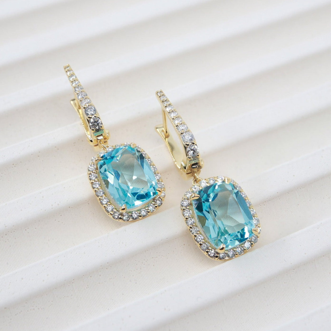 Cushion Kesim Mavi Topaz & Pırlanta Küpe