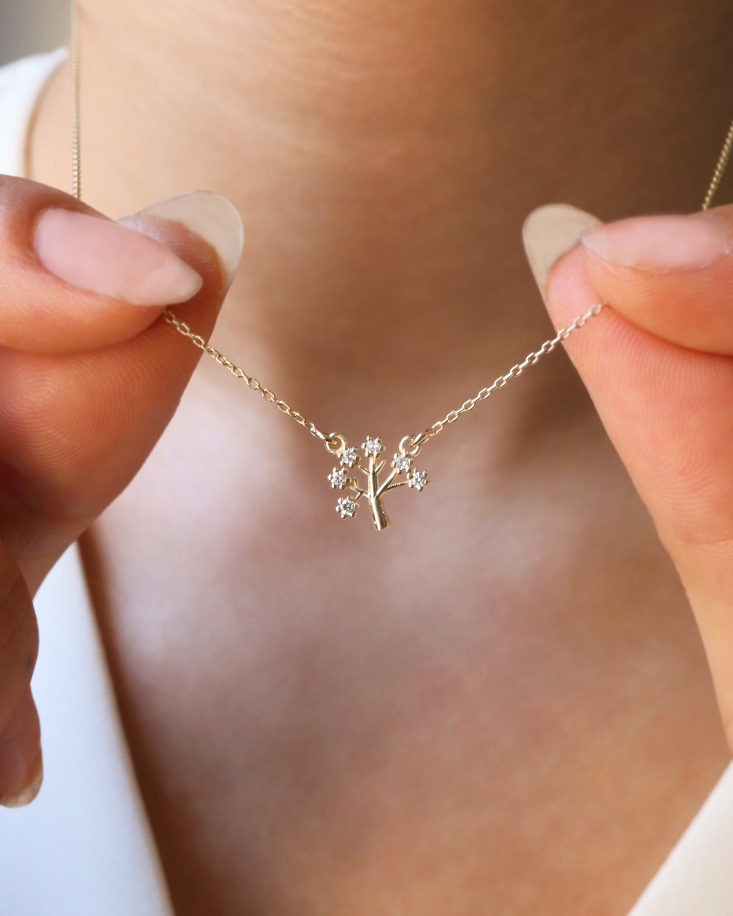 Minimal Pırlantalı Hayat Ağacı Kolye
