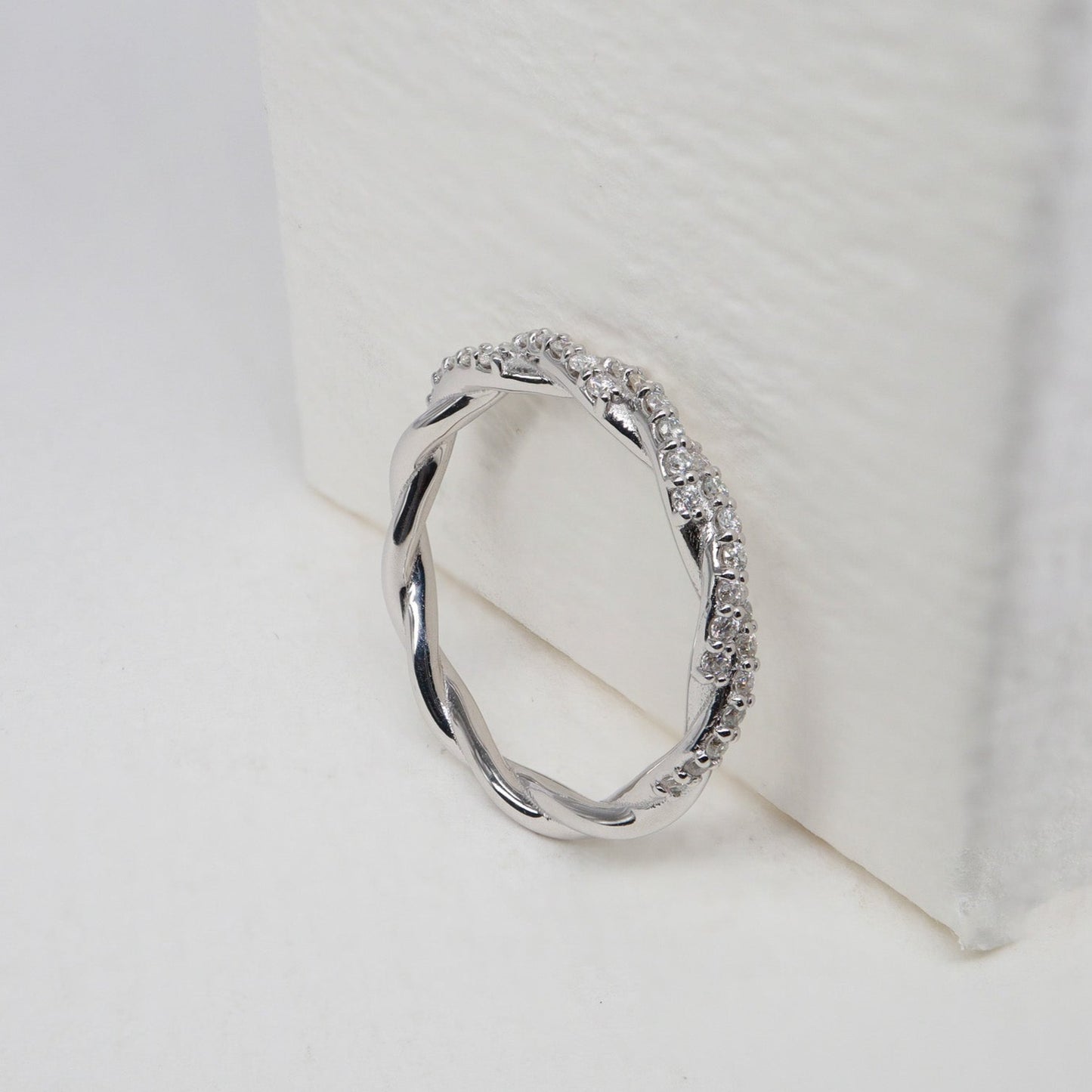 Örgü Yarımtur 0,2ct Pırlantalı Yüzük