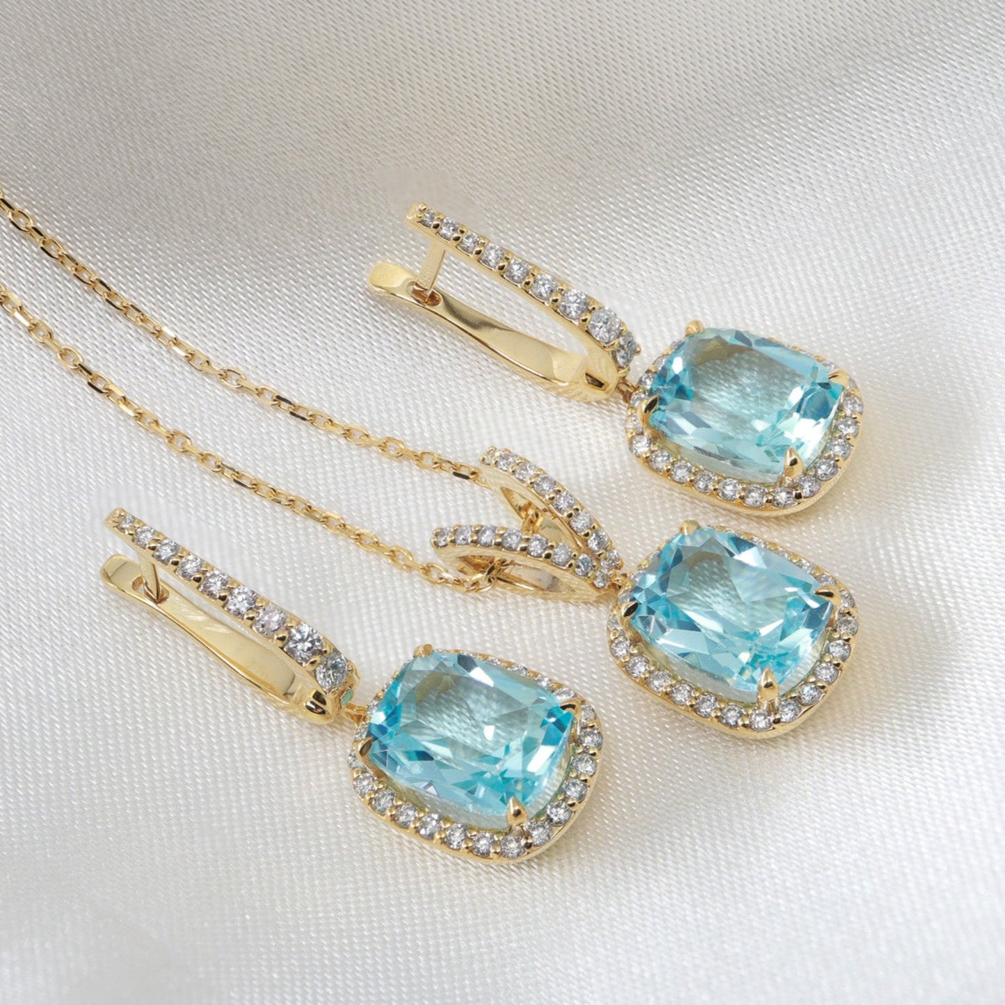 Cushion Kesim Mavi Topaz & Pırlanta Set