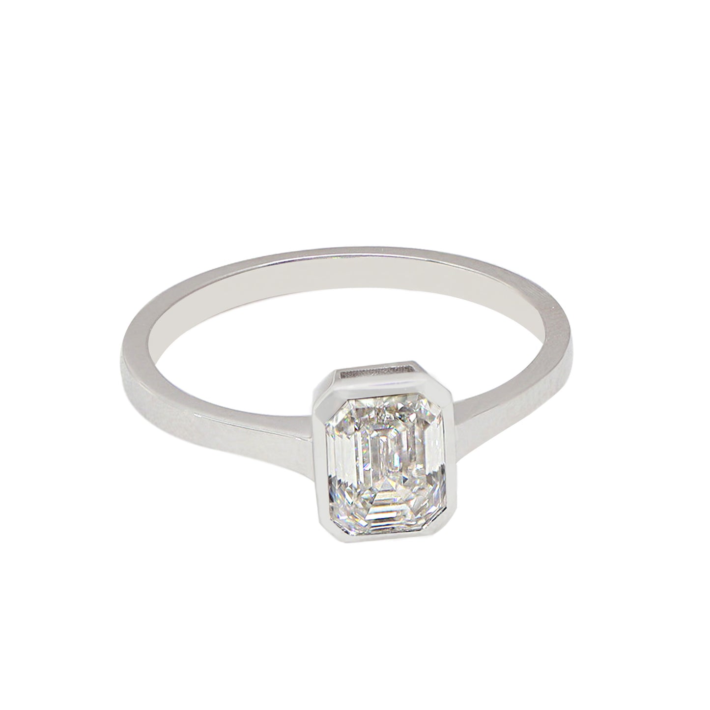 0,70ct Emerald Kesim Tektaş Pırlanta