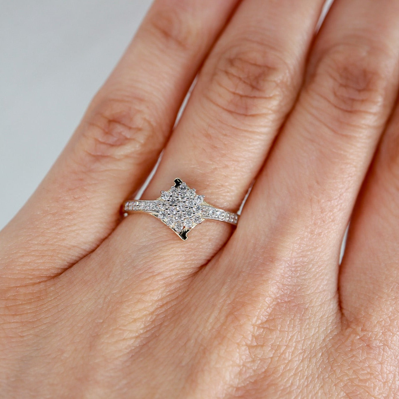 Pırlanta Nişan Yüzüğü