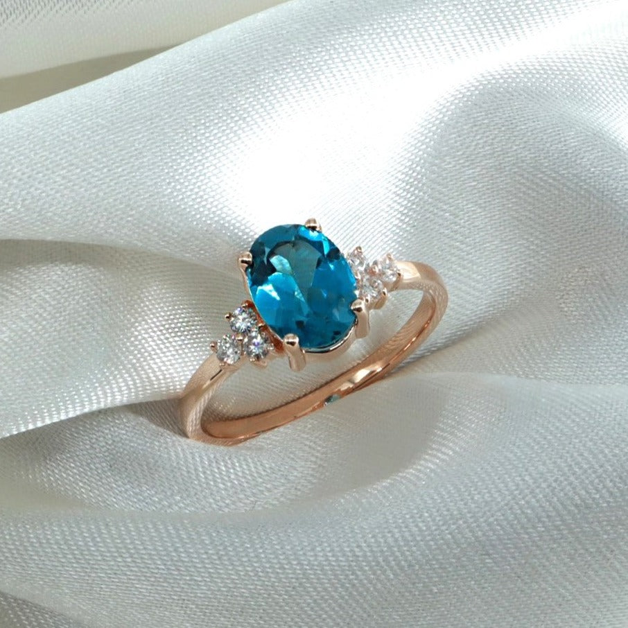 Oval London Topaz & Pırlanta Yüzük