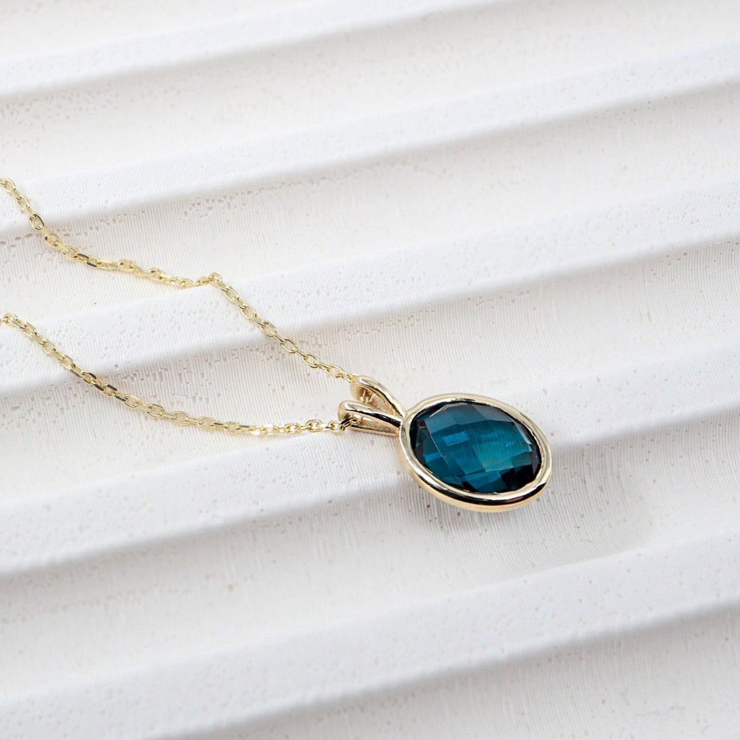 London Topaz Taşlı Kolye