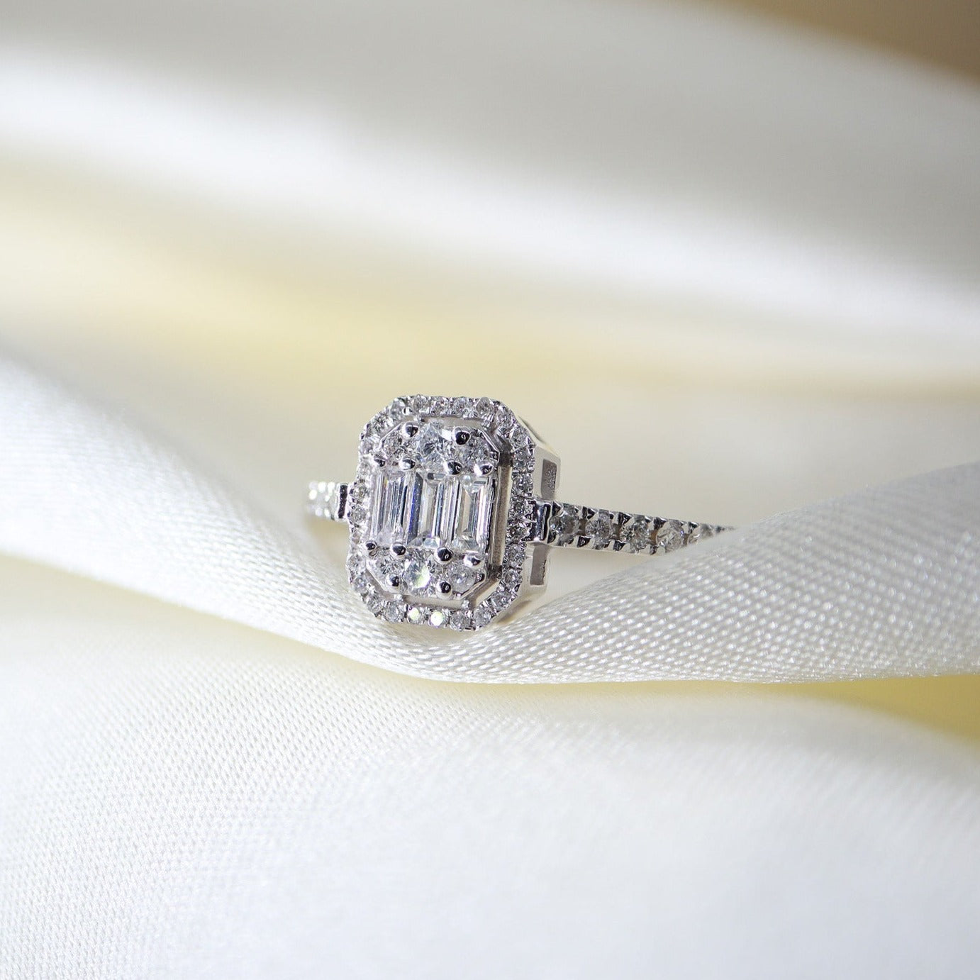 0,35ct Baget Pırlanta Yüzük