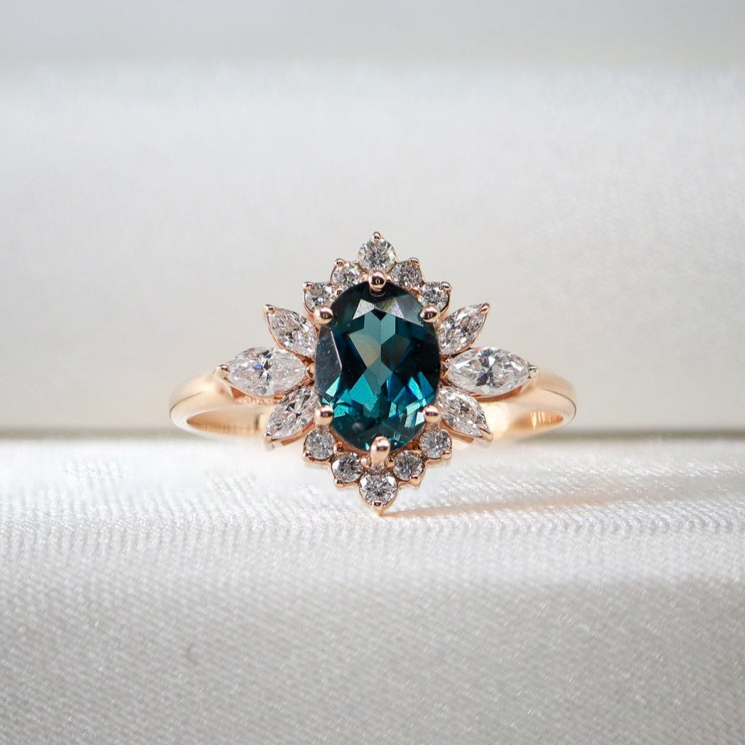 Oval London Topaz & Markiz Pırlanta