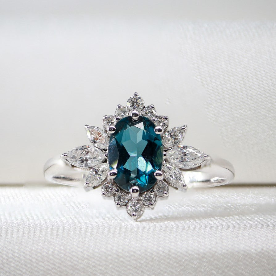 Oval London Topaz & Markiz Pırlanta