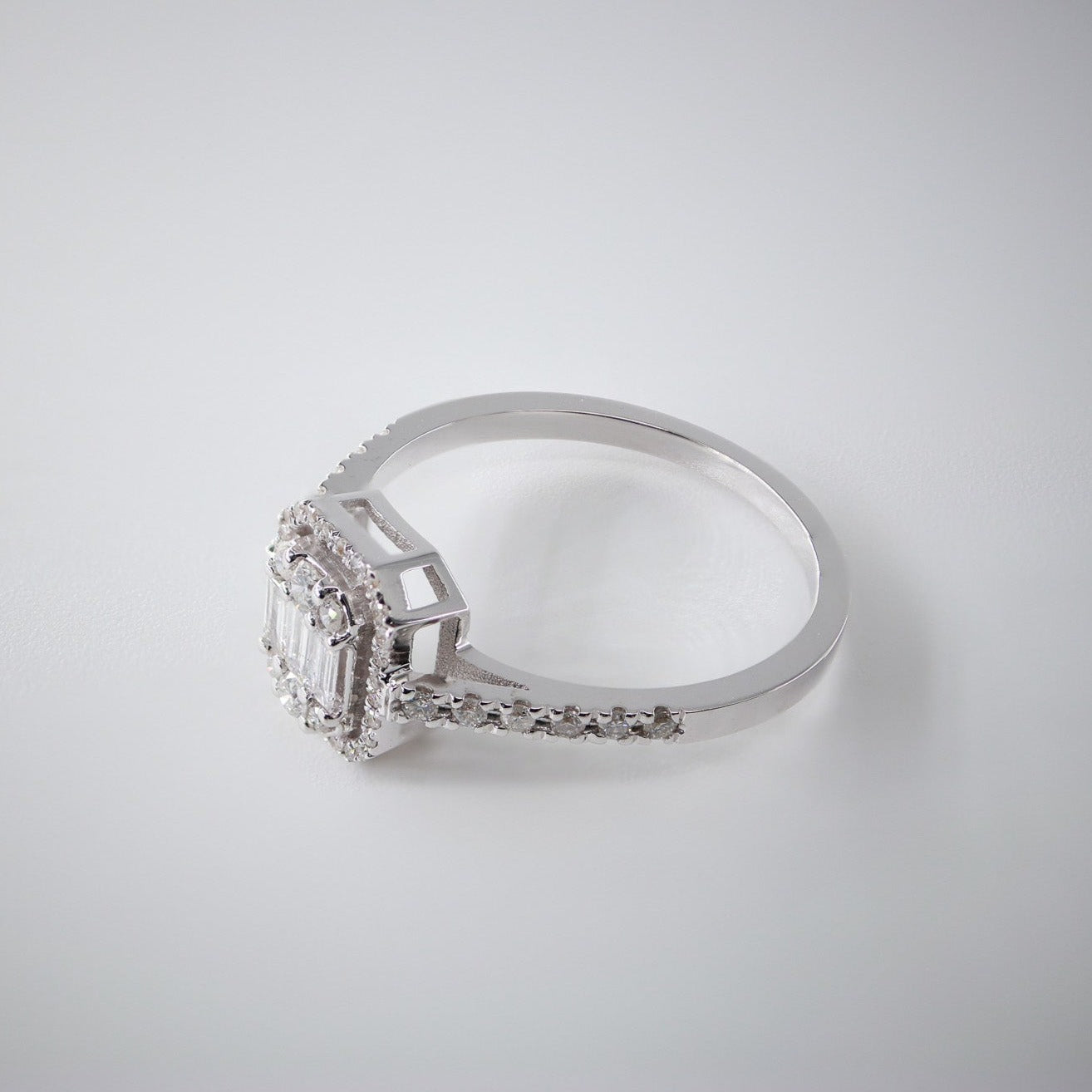 0,35ct Baget Pırlanta Yüzük