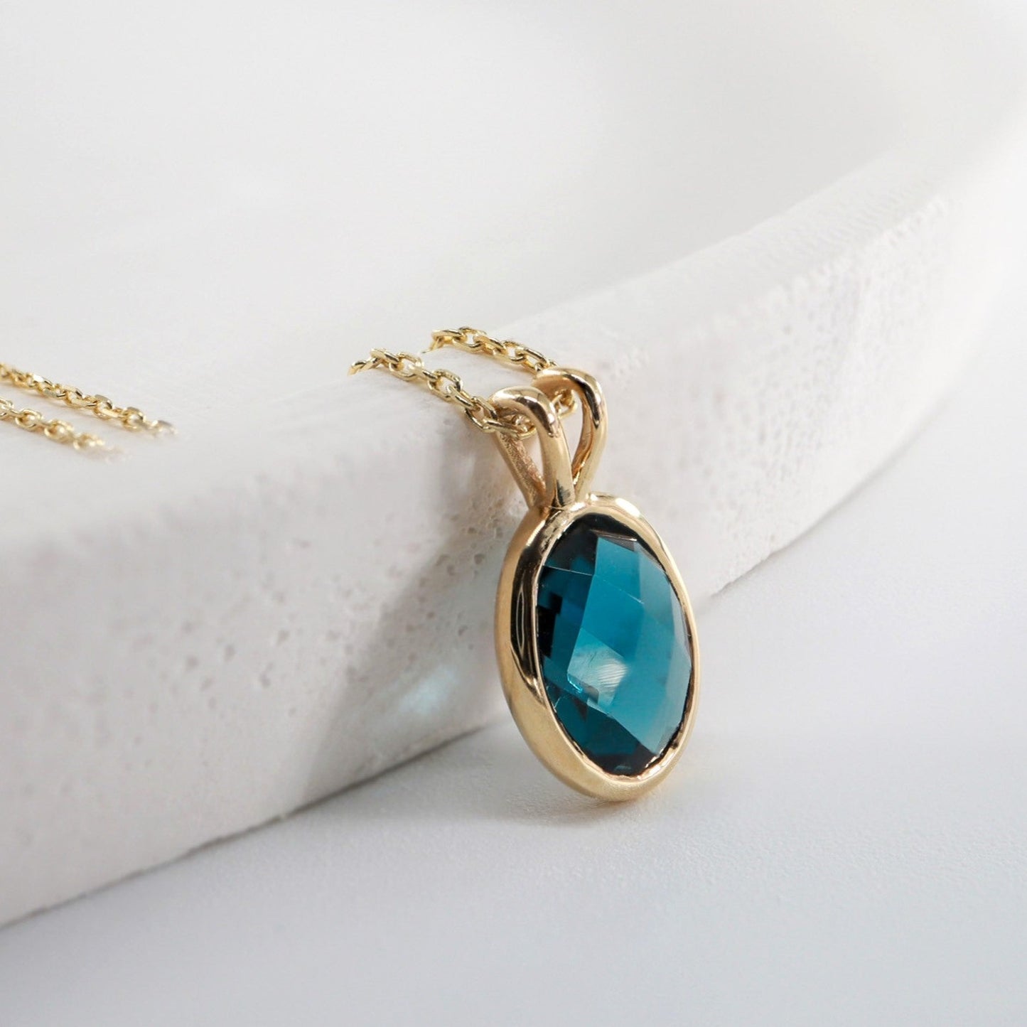 London Topaz Taşlı Kolye