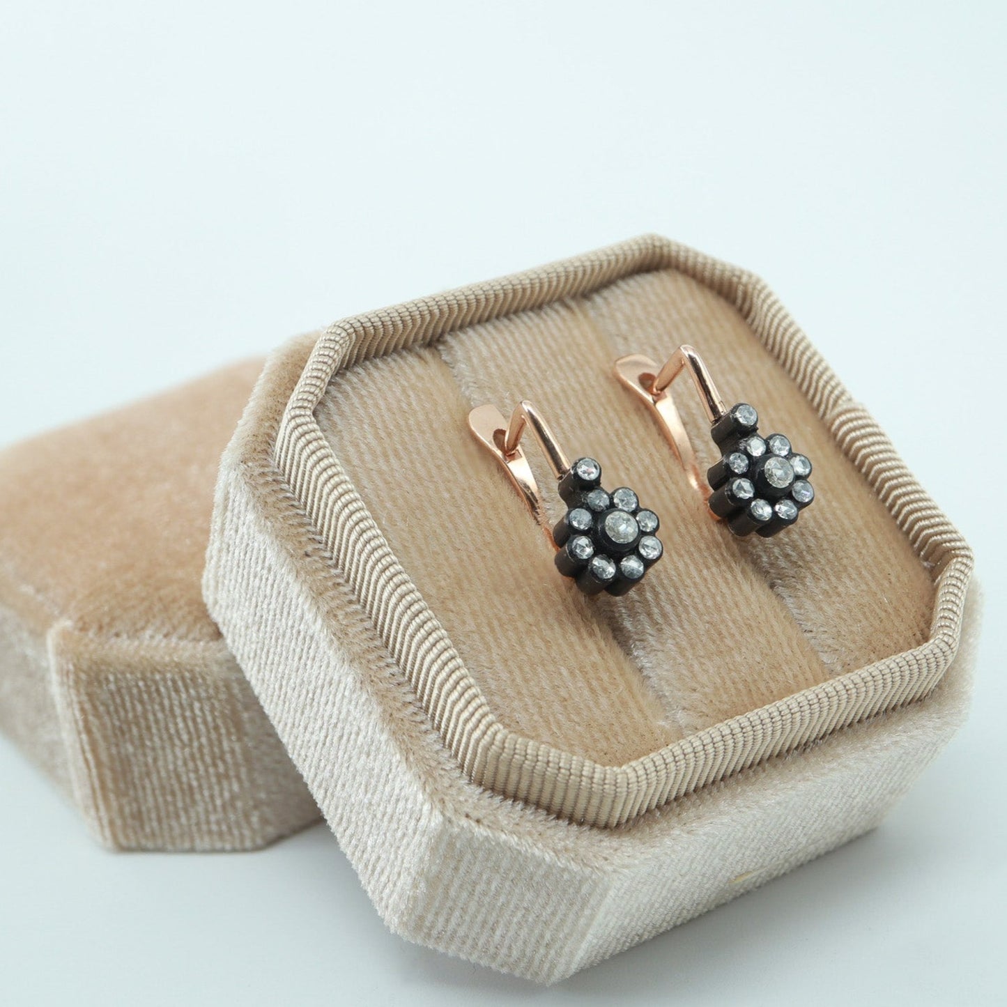 Elmas Gül Model Küpe