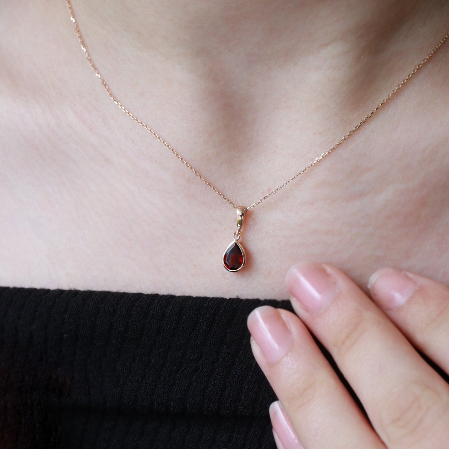Doğum Ayı Taşı Garnet Damla Kolye (Ocak)