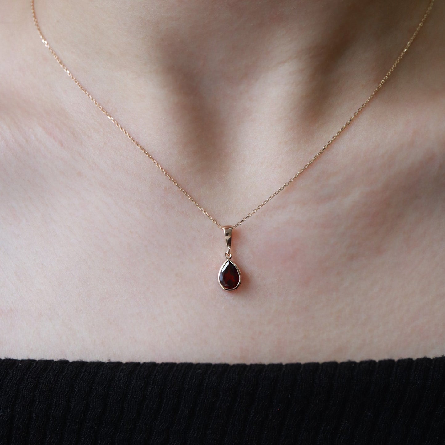 Doğum Ayı Taşı Garnet Damla Kolye (Ocak)