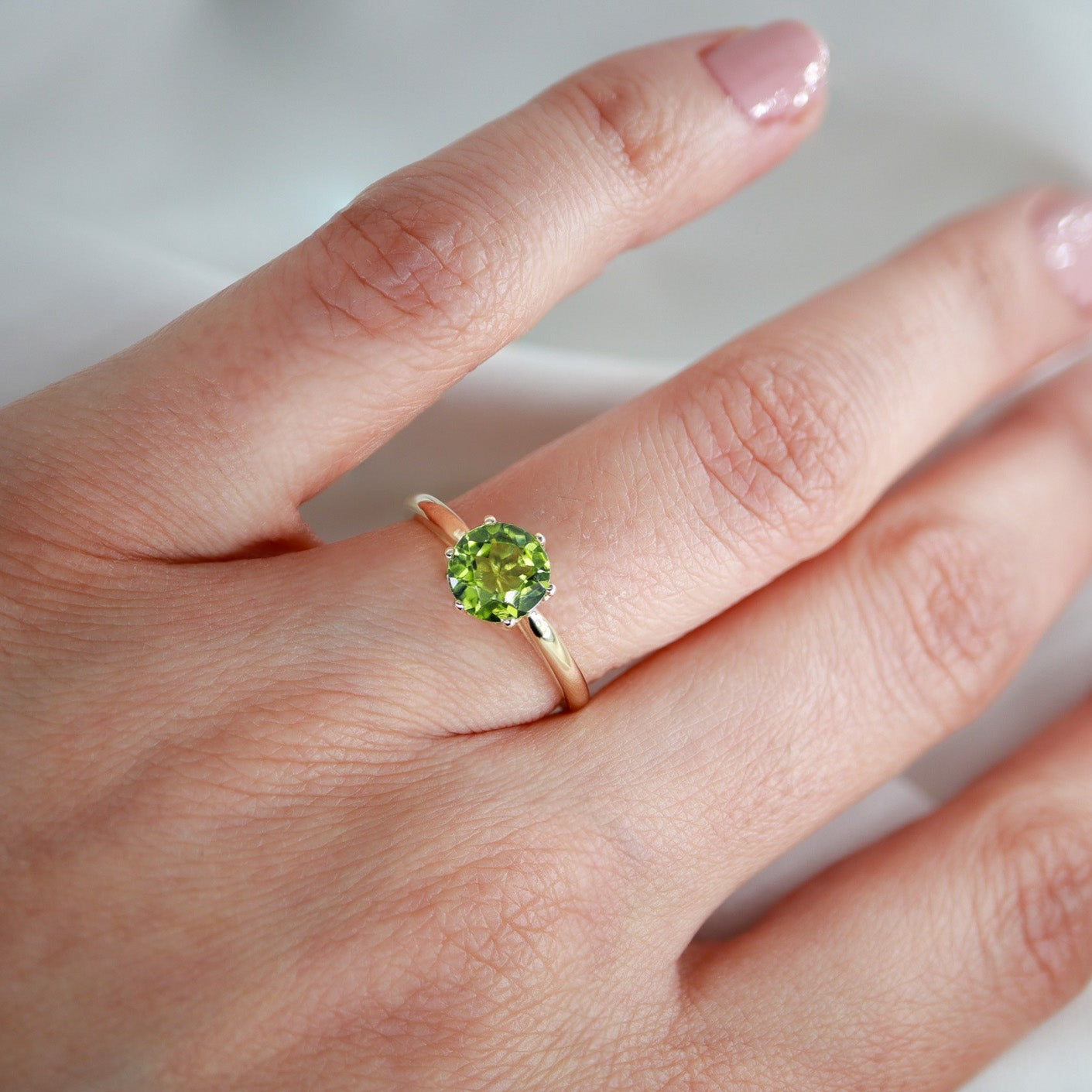 Yuvarlak Peridot Taşlı Tektaş