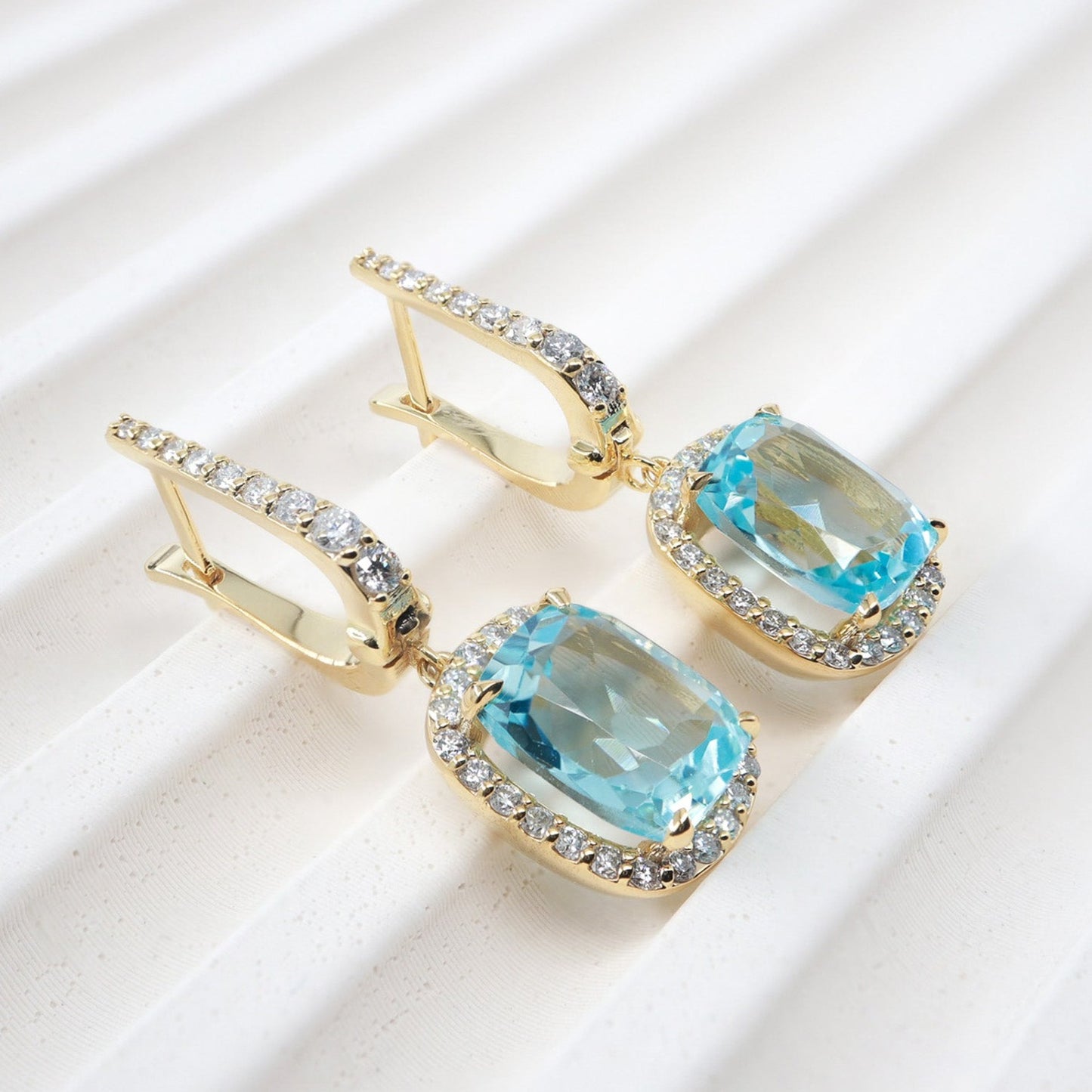 Cushion Kesim Mavi Topaz & Pırlanta Küpe