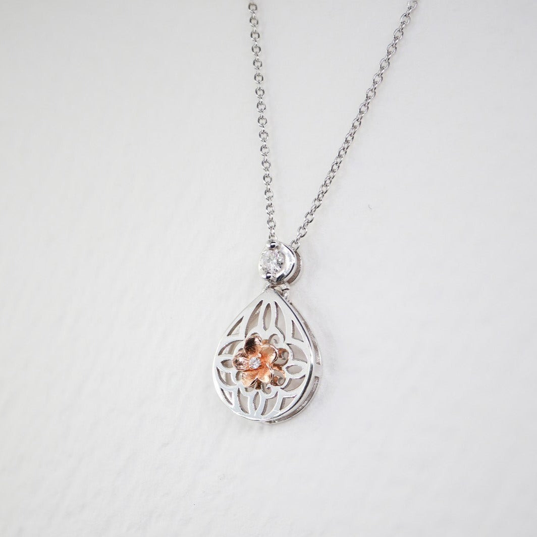 Minimal Pırlantalı Altın Kolye