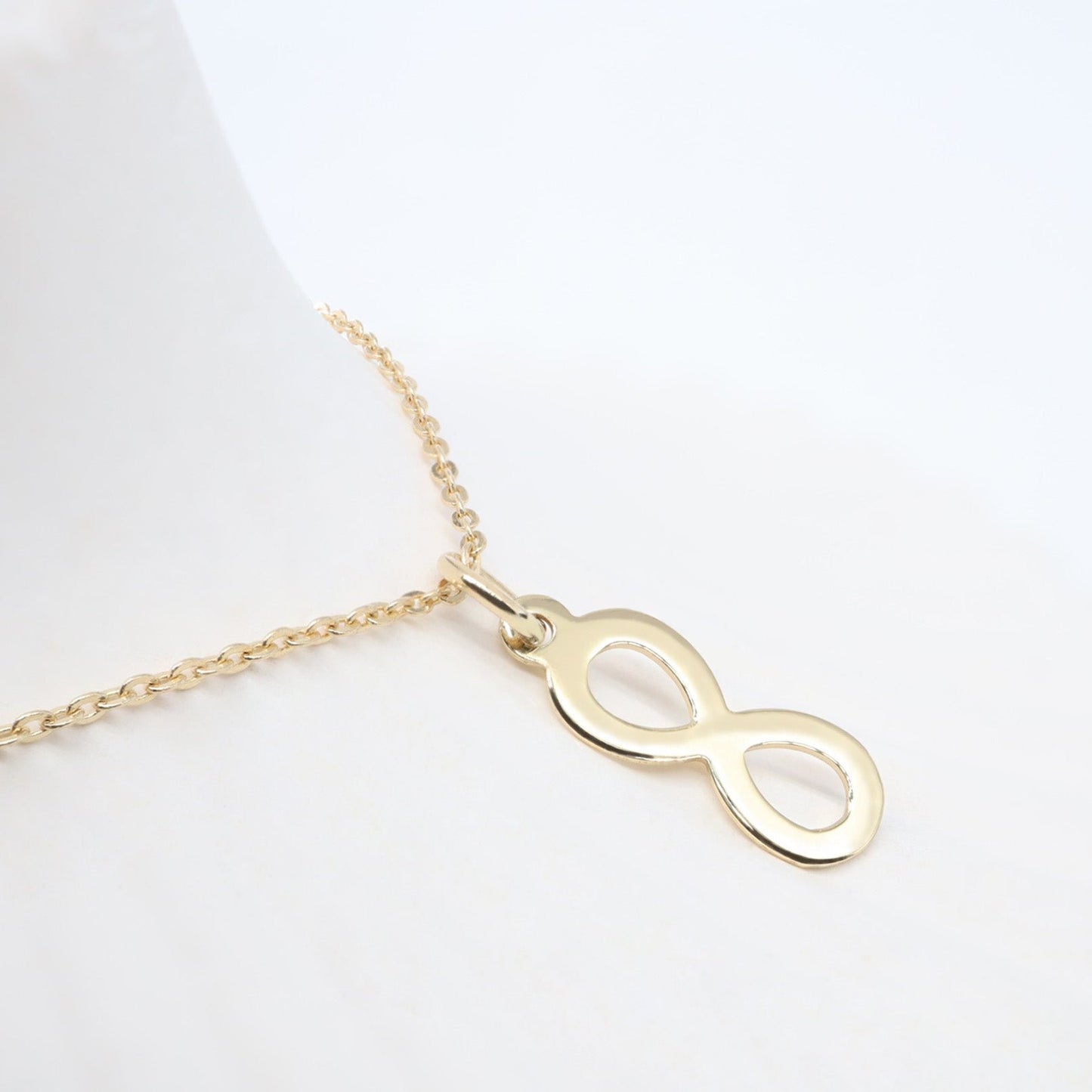 Sonsuzluk İşareti Altın Kolye