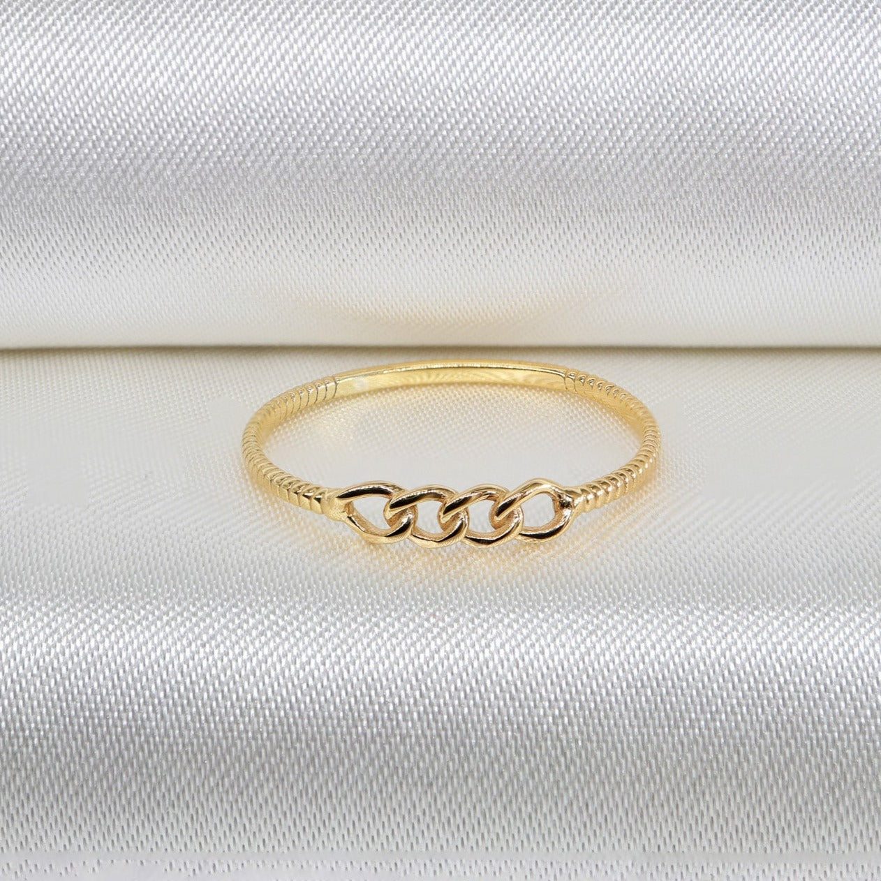 Minimal Halkalı Yüzük