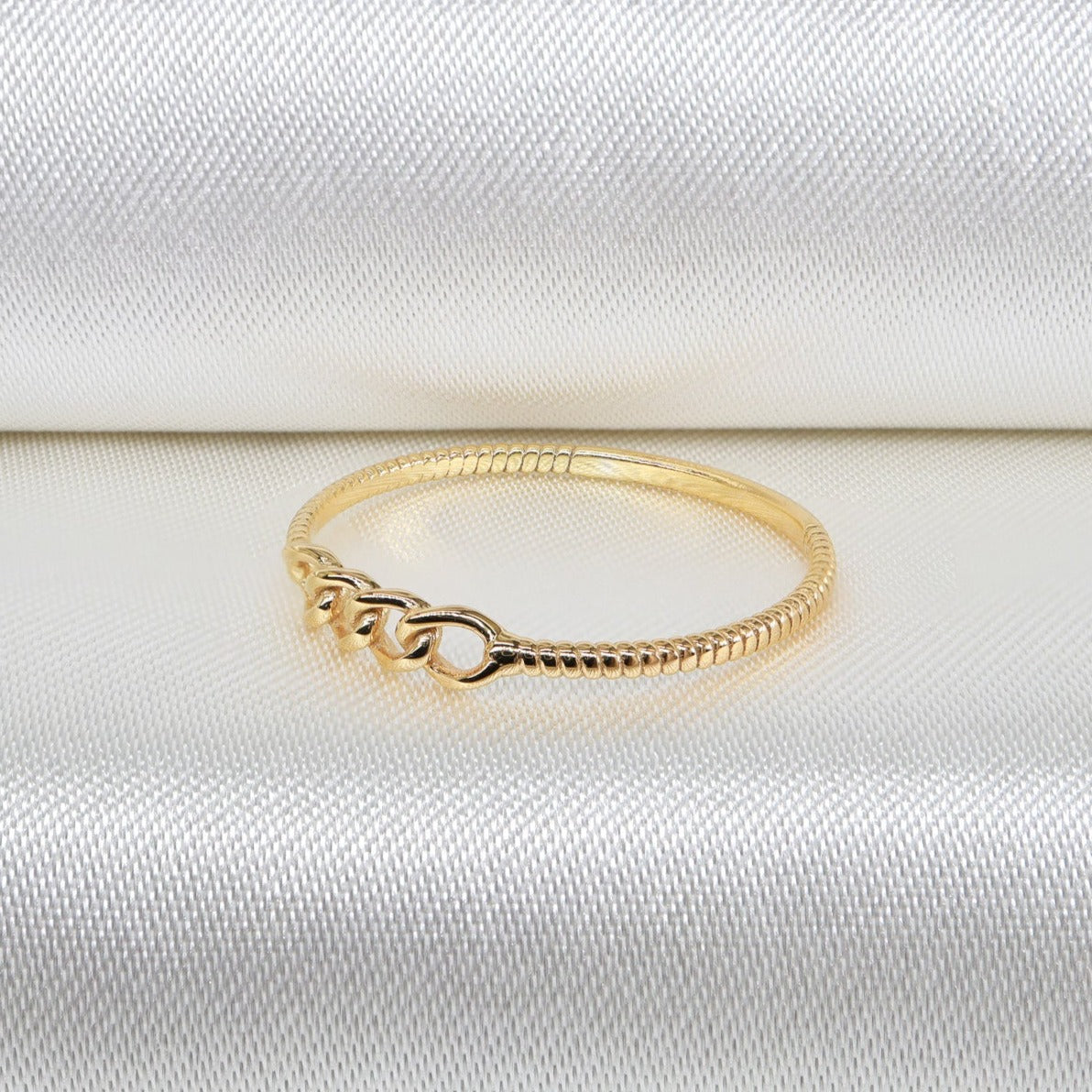 Minimal Halkalı Yüzük