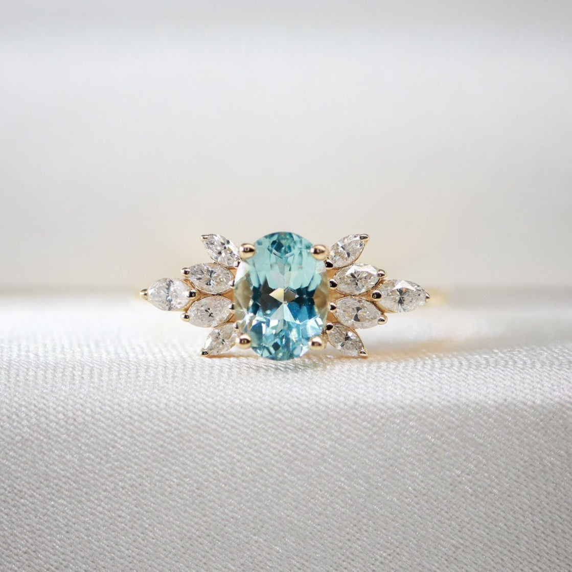 Oval Akuamarin & Markiz Pırlanta