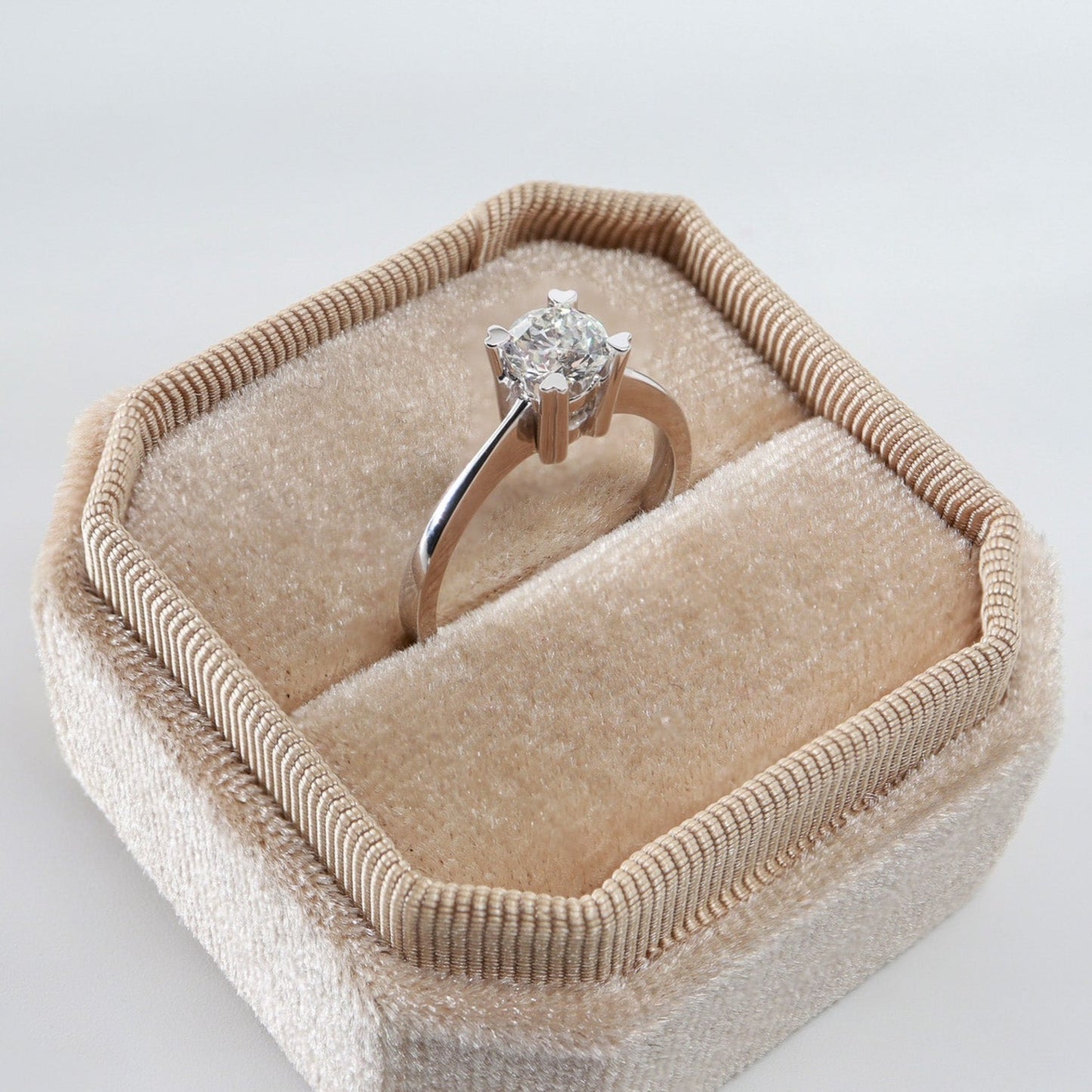 0,50ct Kalp Tırnak Tasarım Tektaş