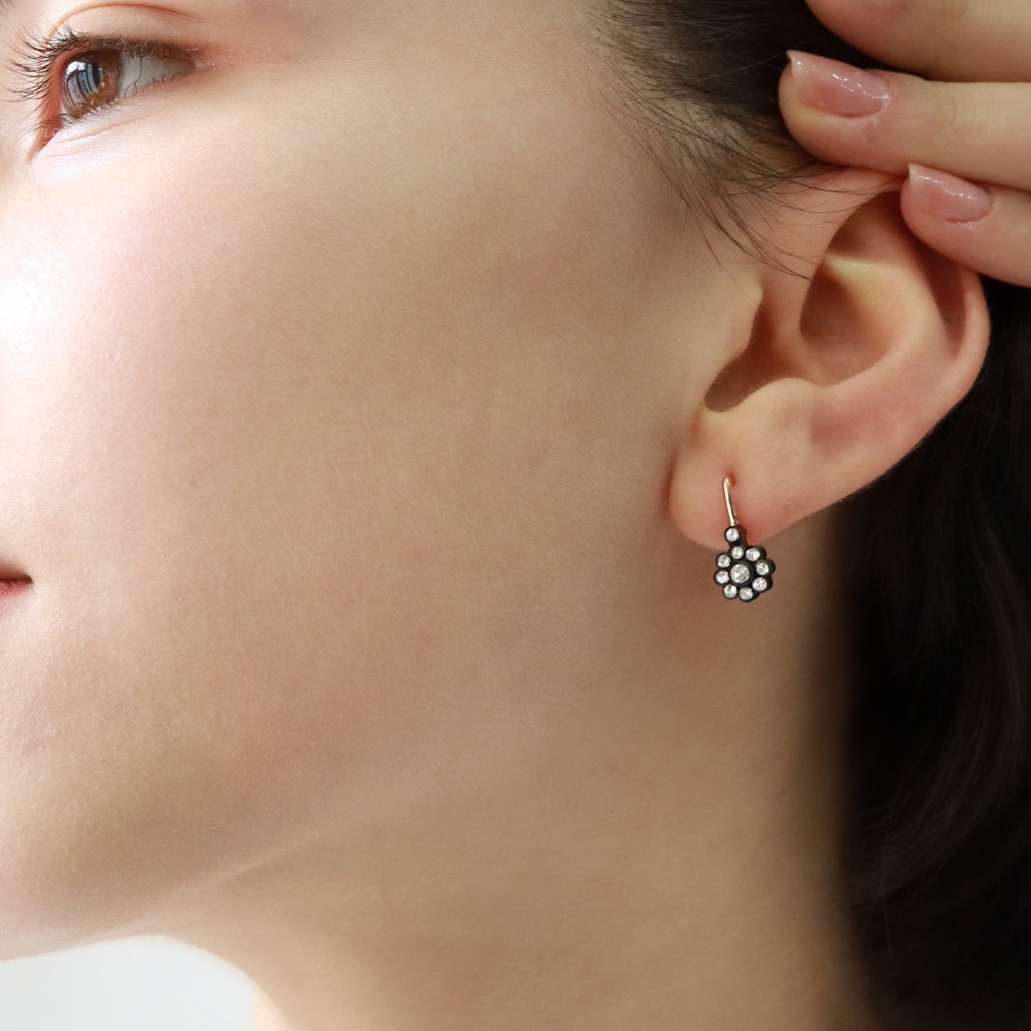 Elmas Gül Model Küpe