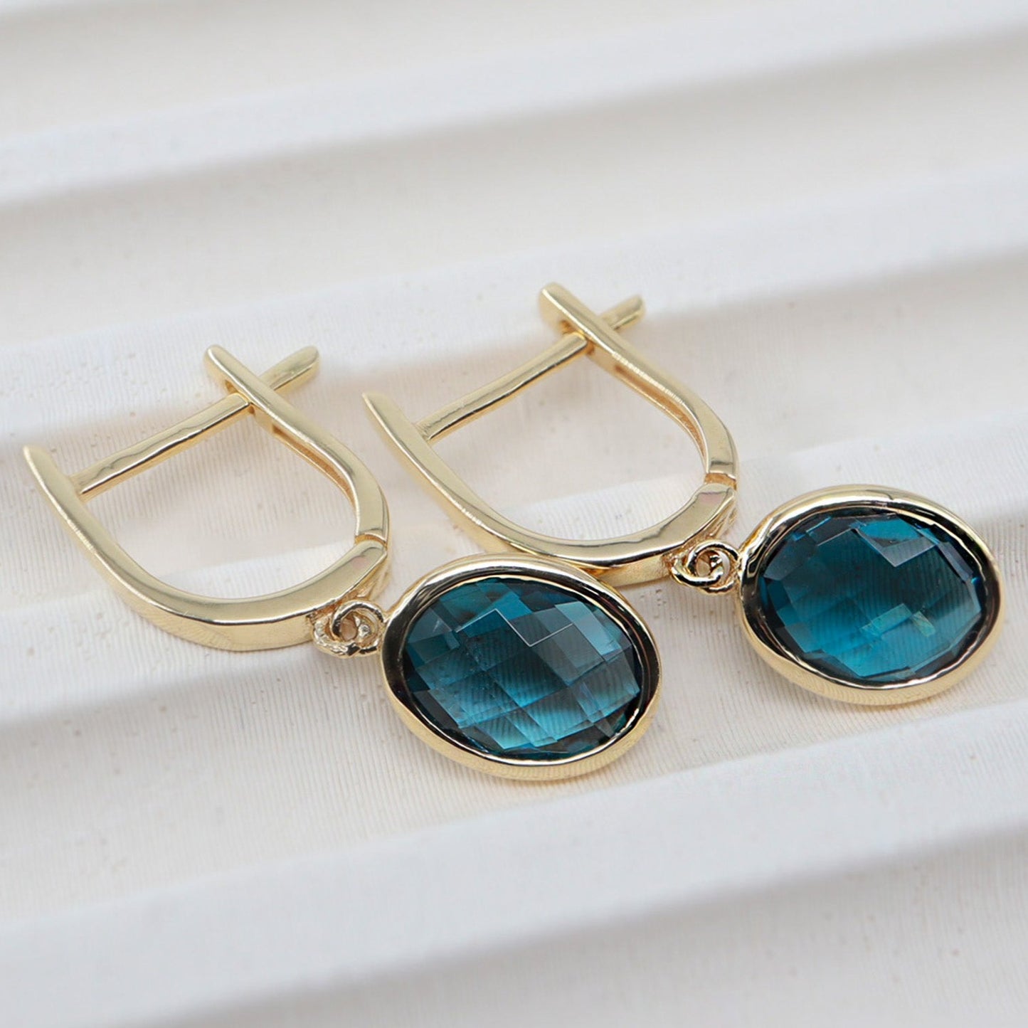 London Topaz Taşlı Küpe