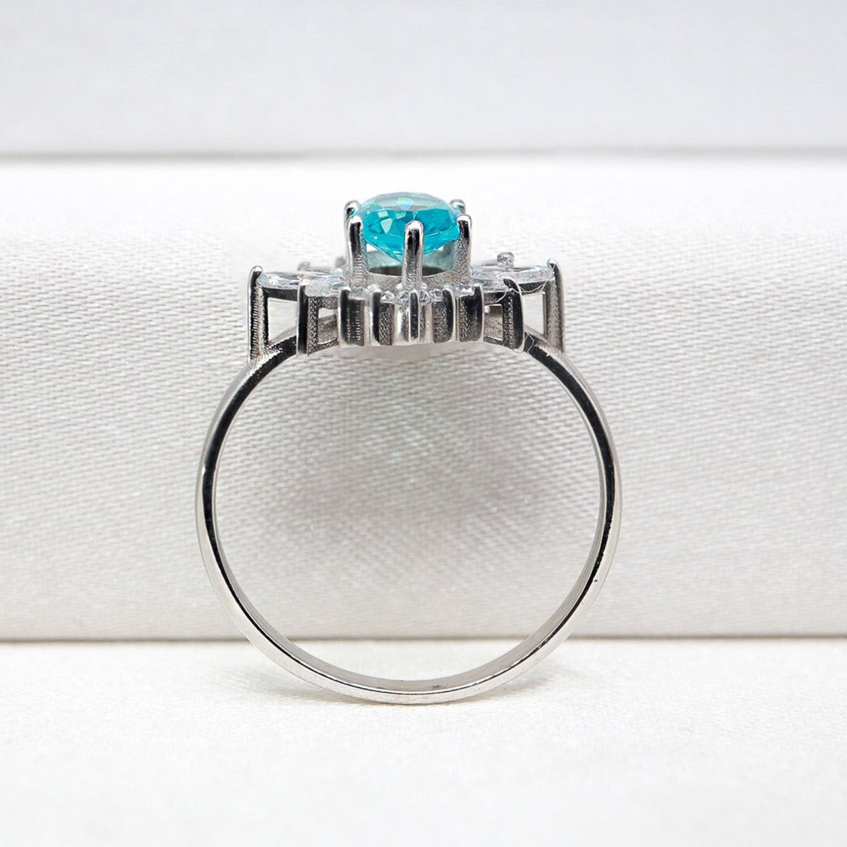 Oval Aquamarin & Markiz Pırlanta