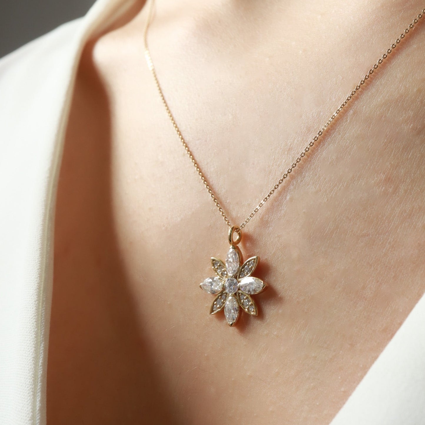 0,81ct Lotus Çiçeği Pırlanta Kolye